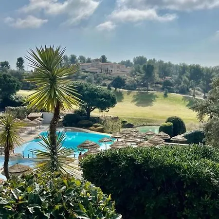 Dans Cadre D'exception - Golf, Piscine Et Tennis Prive *