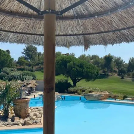 Dans Cadre D'exception - Golf, Piscine Et Tennis Prive *